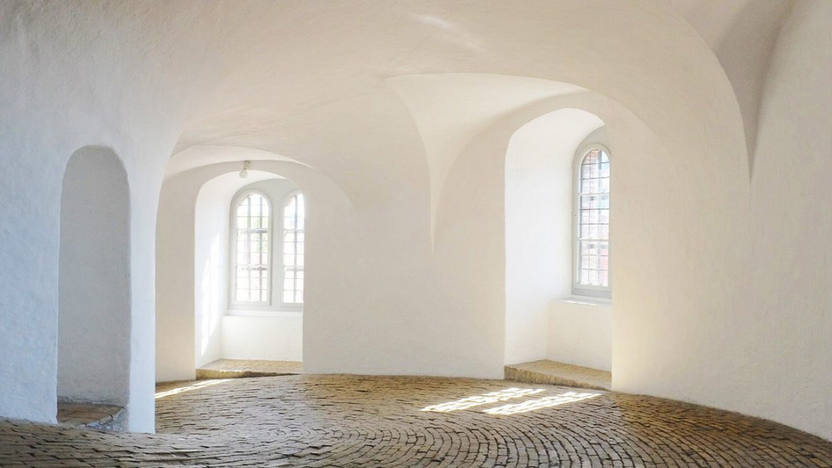 Real Estate Series #3: 10 Tips for Lighting Your House for a Video Shoot